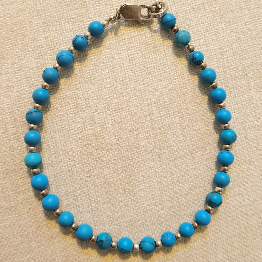 Turquoise beads bracelet with 925 spacer and lobster clasp